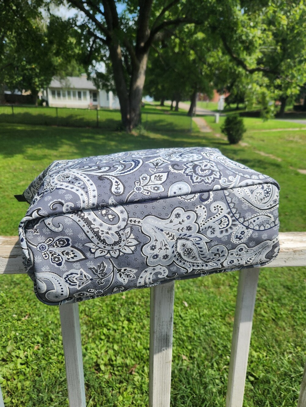 Disney x Vera Bradley Paisley Tote with Mickey & Minnie Print NWT - Picture 7 of 14